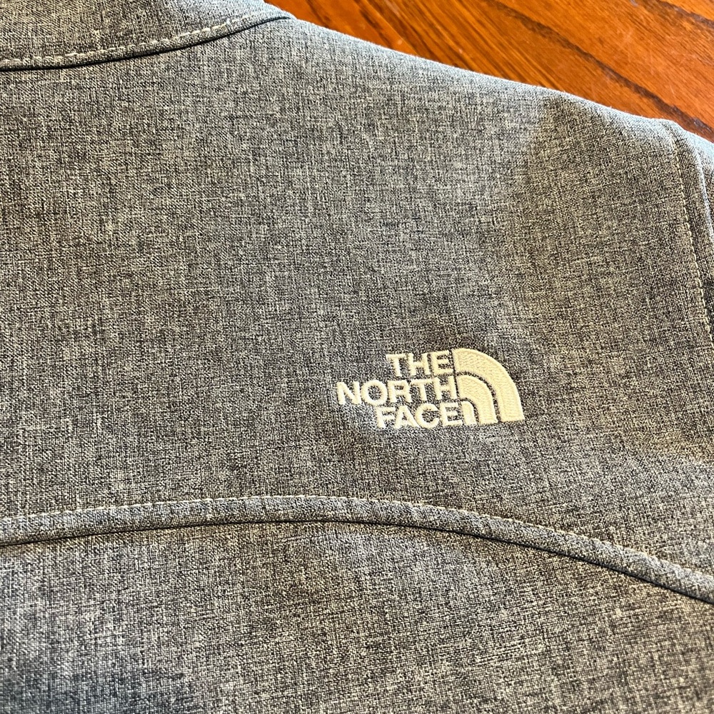 Northface Softshell Jacket - Picture 6 of 8